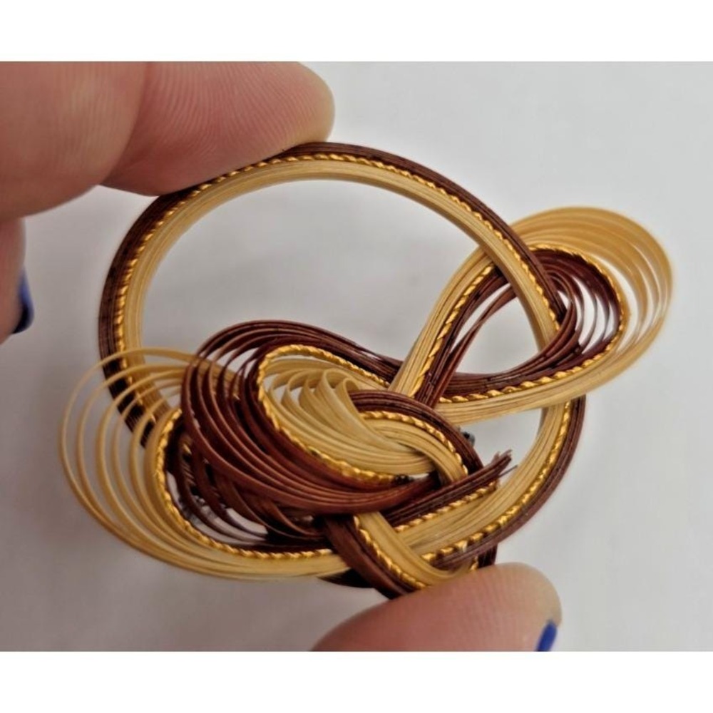 Vintage Quilled Bamboo Brooch x2 Blue Tan Red Tan Gold Tone Knots Made in Taiwan - Picture 7 of 8